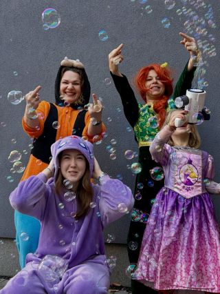 No a u nás dneska takto... 🤦‍♀️😂😂 Občas je potřeba to odlehčit... Užijte si Halloween. #mrcoffeezlin #kavarna #helloween...